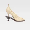 De ballerina's met dubbele hak