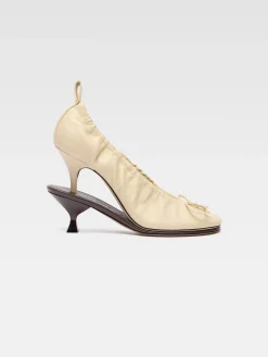 De ballerina's met dubbele hak