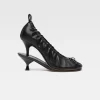De ballerina's met dubbele hak