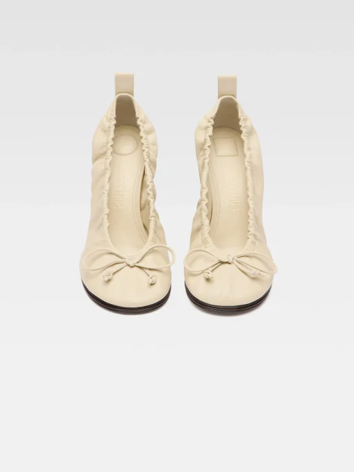 De ballerina's met dubbele hak