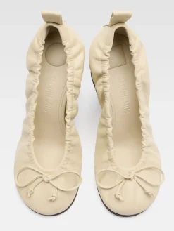 De ballerina's met dubbele hak