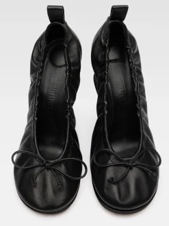 De ballerina's met dubbele hak