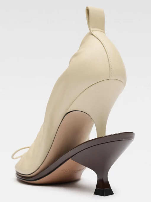 De ballerina's met dubbele hak