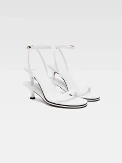 De dubbele sandalen