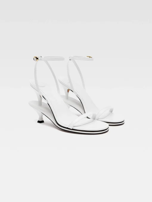 De dubbele sandalen