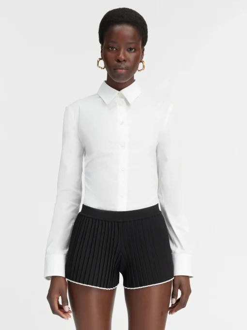 De gebreide shorts met plooien