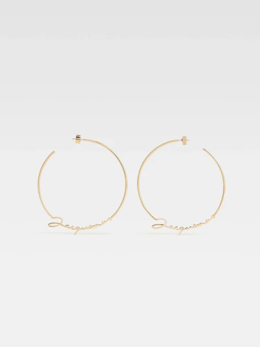 De Jacquemus oorringen