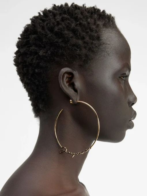 De Jacquemus oorringen