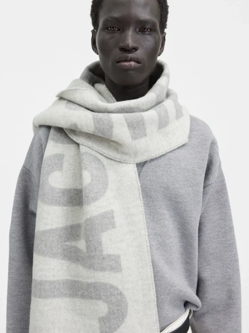 De Jacquemus sjaal