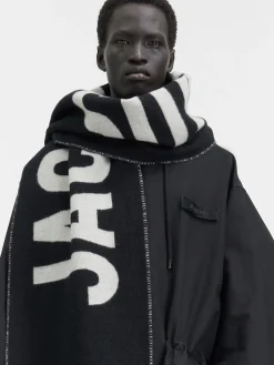 De Jacquemus sjaal