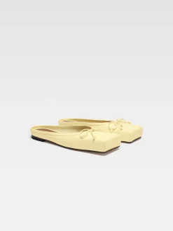 De platte balletschoentjes