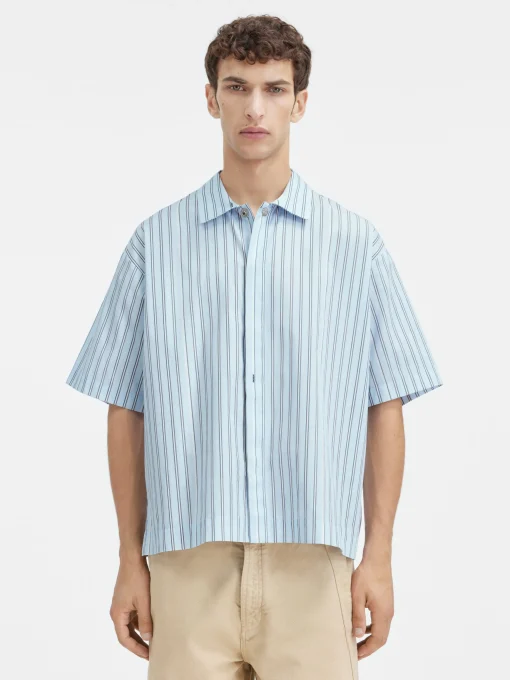 Het shirt met korte mouwen