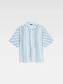 Het shirt met korte mouwen
