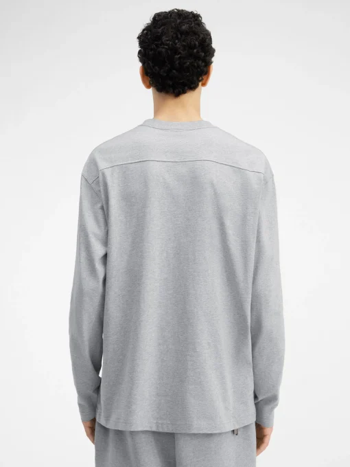 Het shirt met lange mouwen