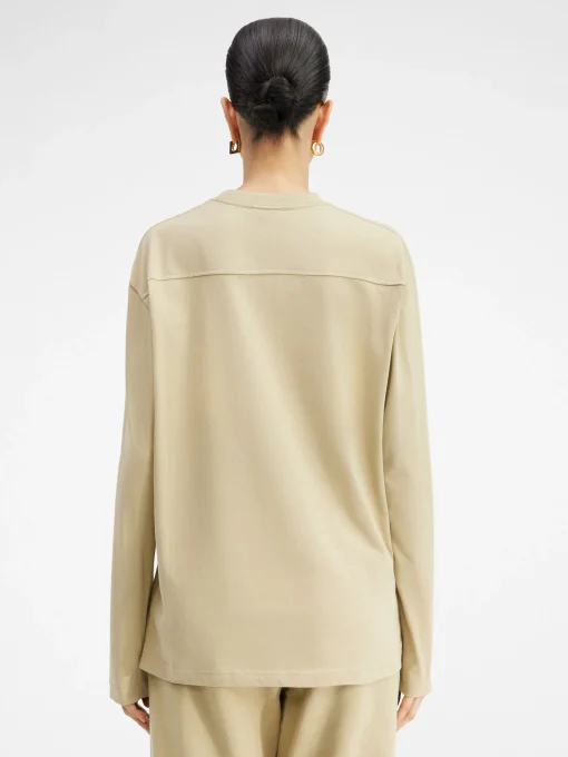 Het shirt met lange mouwen