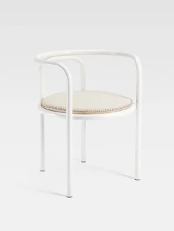 Locus Solus stoel Gae Aulenti Jacquemus+Exteta