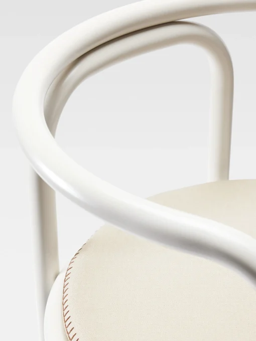 Locus Solus stoel Gae Aulenti Jacquemus+Exteta